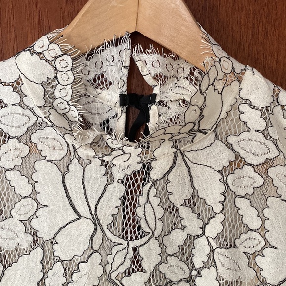 H&M lace knee high cap sleeve dress w/ back black velvet bowtie. Size 12. - Picture 3 of 10